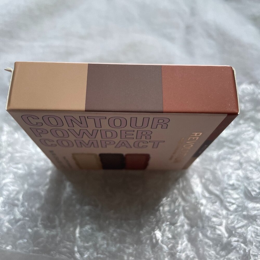 Revolution Contour Powder Compact - Picture 2 of 6